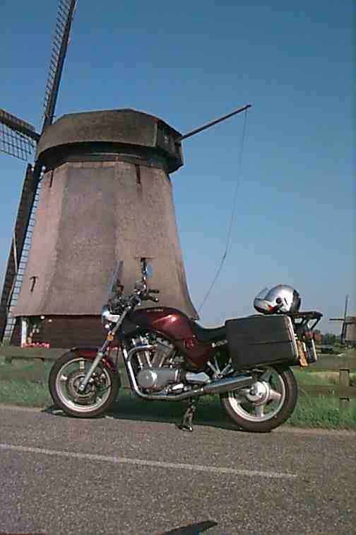 motor1.jpg (23295 bytes)